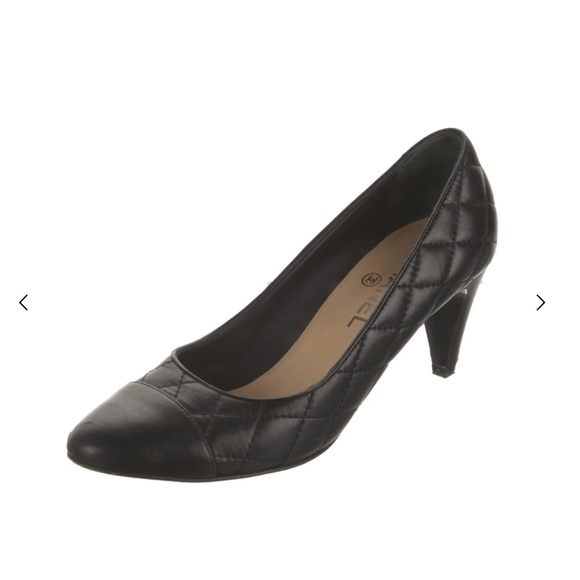 VINTAGE CHANEL PUMPS size 8